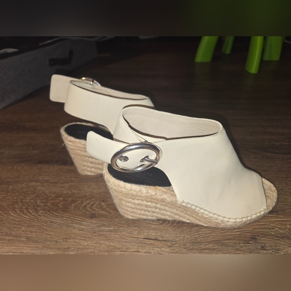 Céline Women's 38 Milk Calfskin Leather Open Toe Espadrille Sandal - Picture 2 of 4